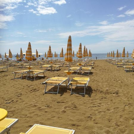 Hesperia Hotel & Residence Lido di Jesolo Exterior foto