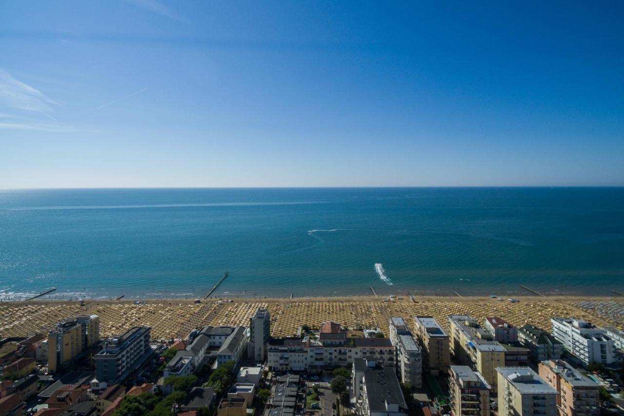 Hesperia Hotel & Residence Lido di Jesolo Exterior foto